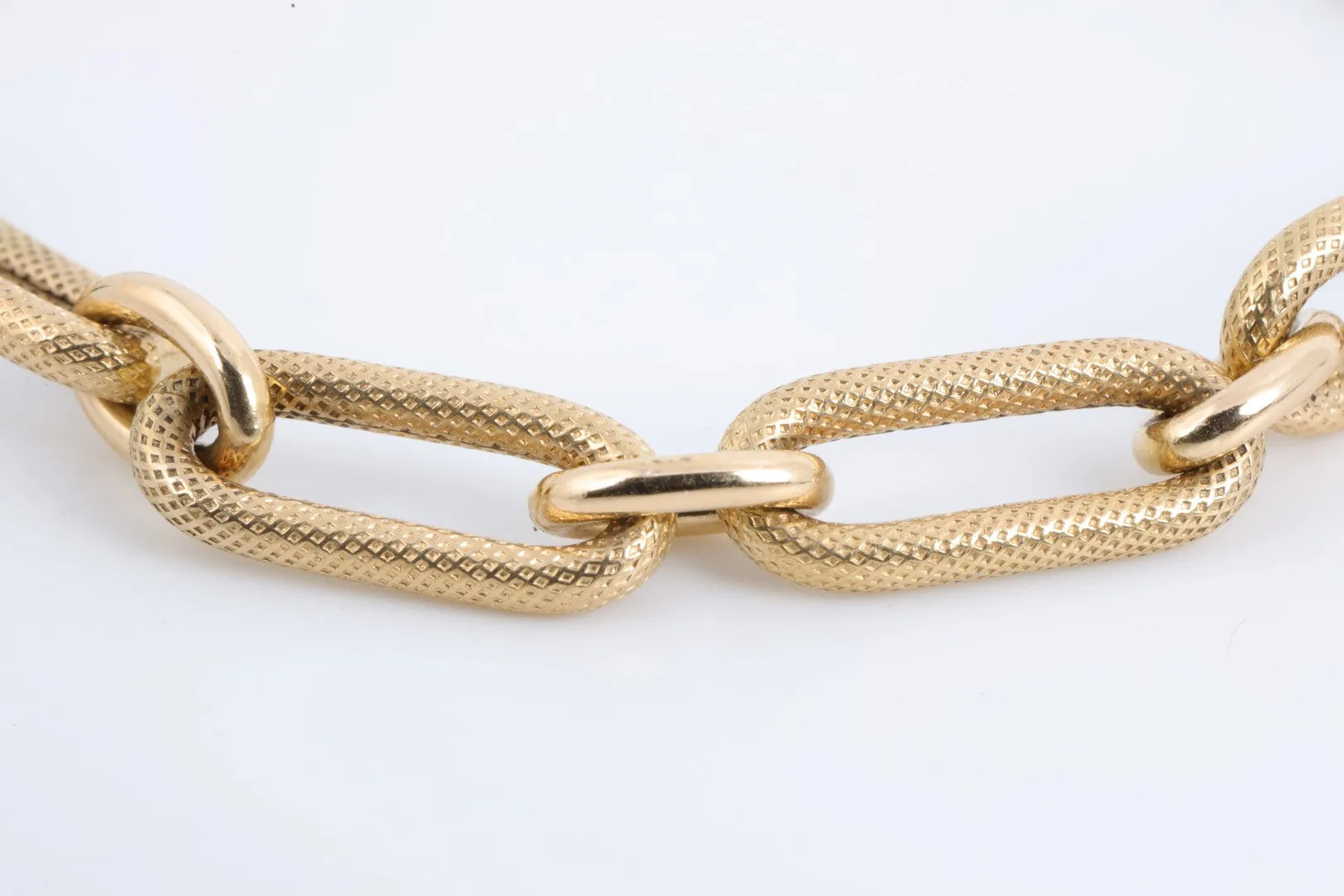 8" 18k Yellow Gold Textured Link Bracelet (8.00g.)