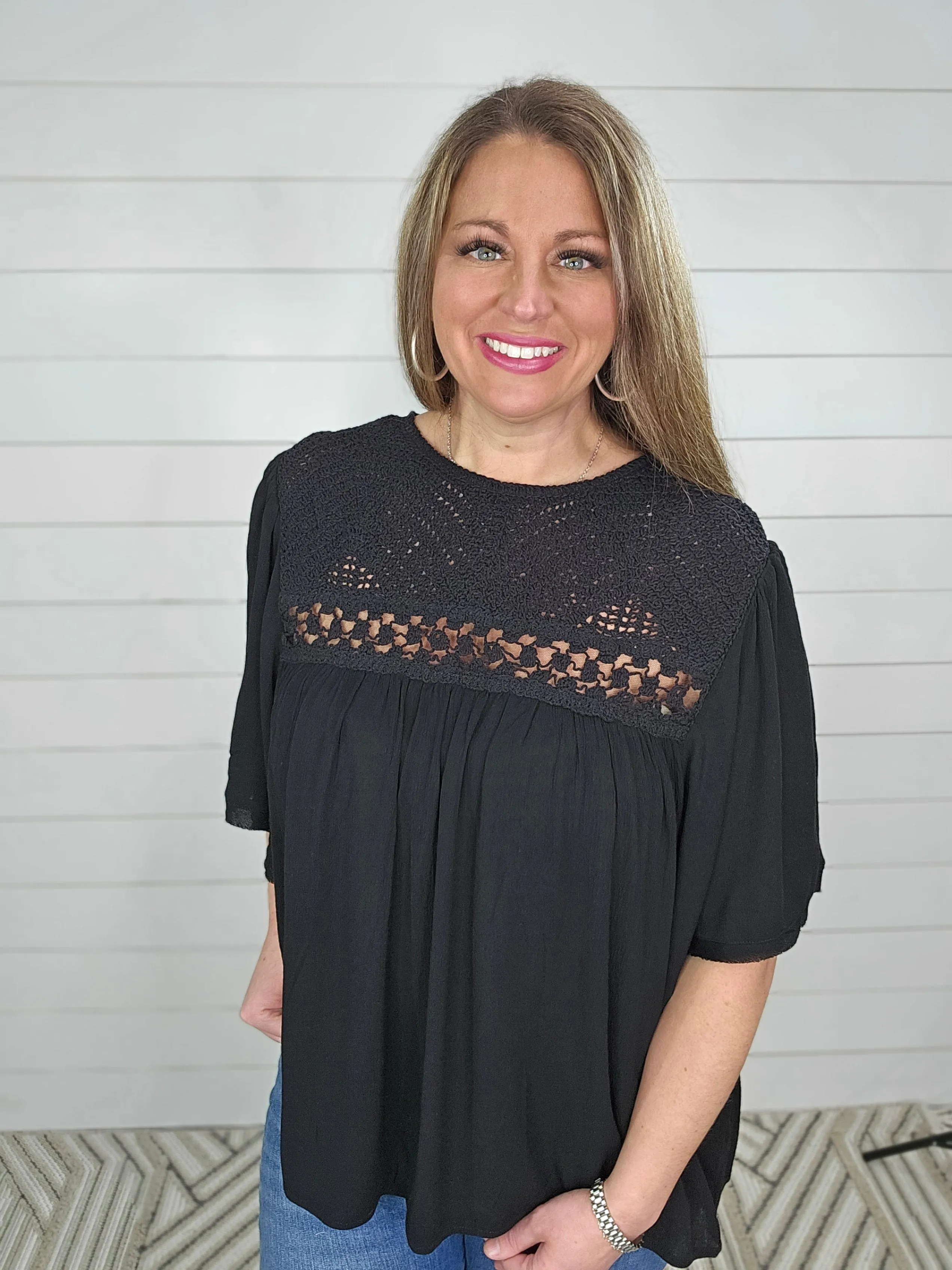 BLACK FLOWY CROCHET LACE YOKE TOP