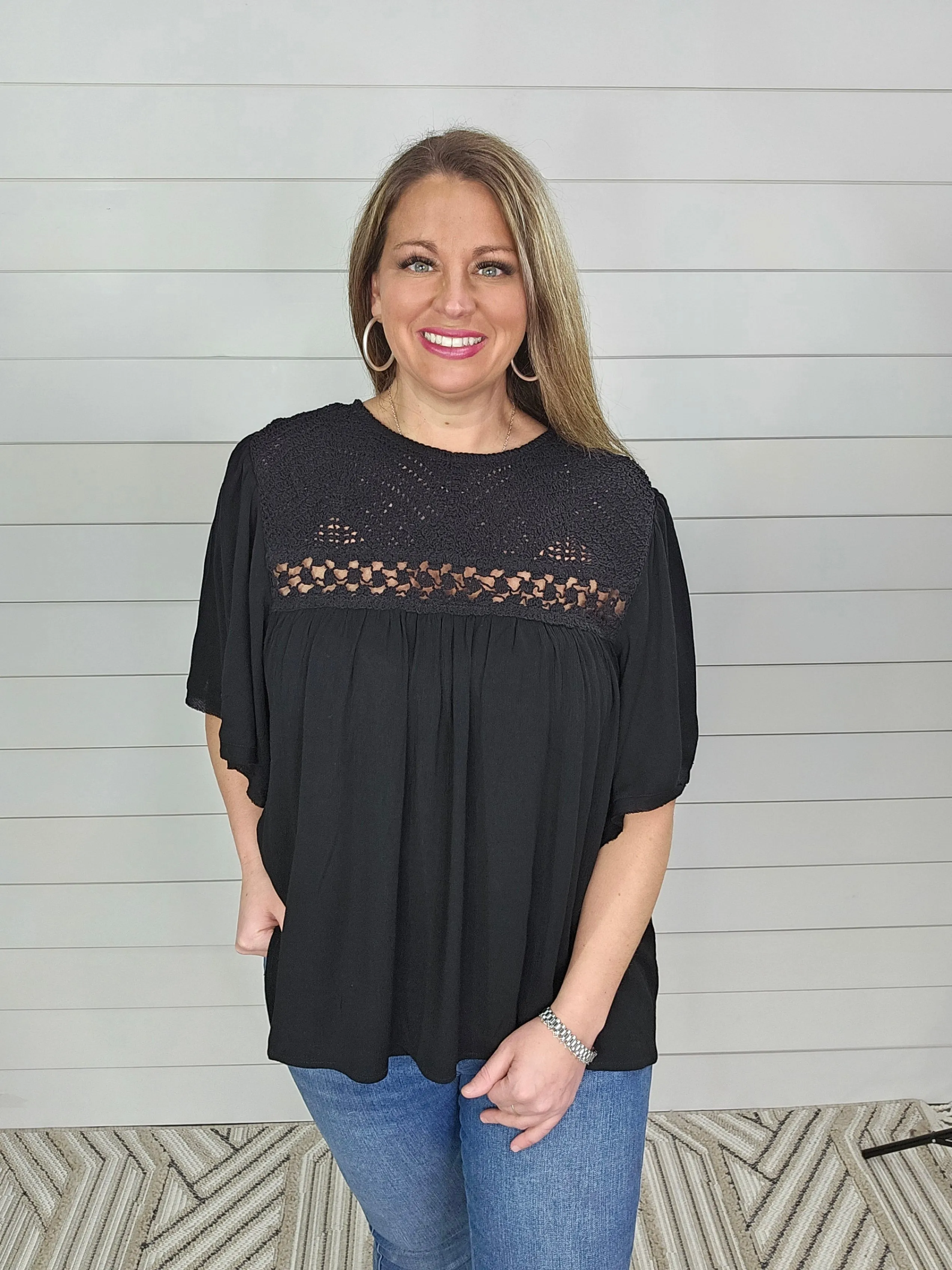 BLACK FLOWY CROCHET LACE YOKE TOP