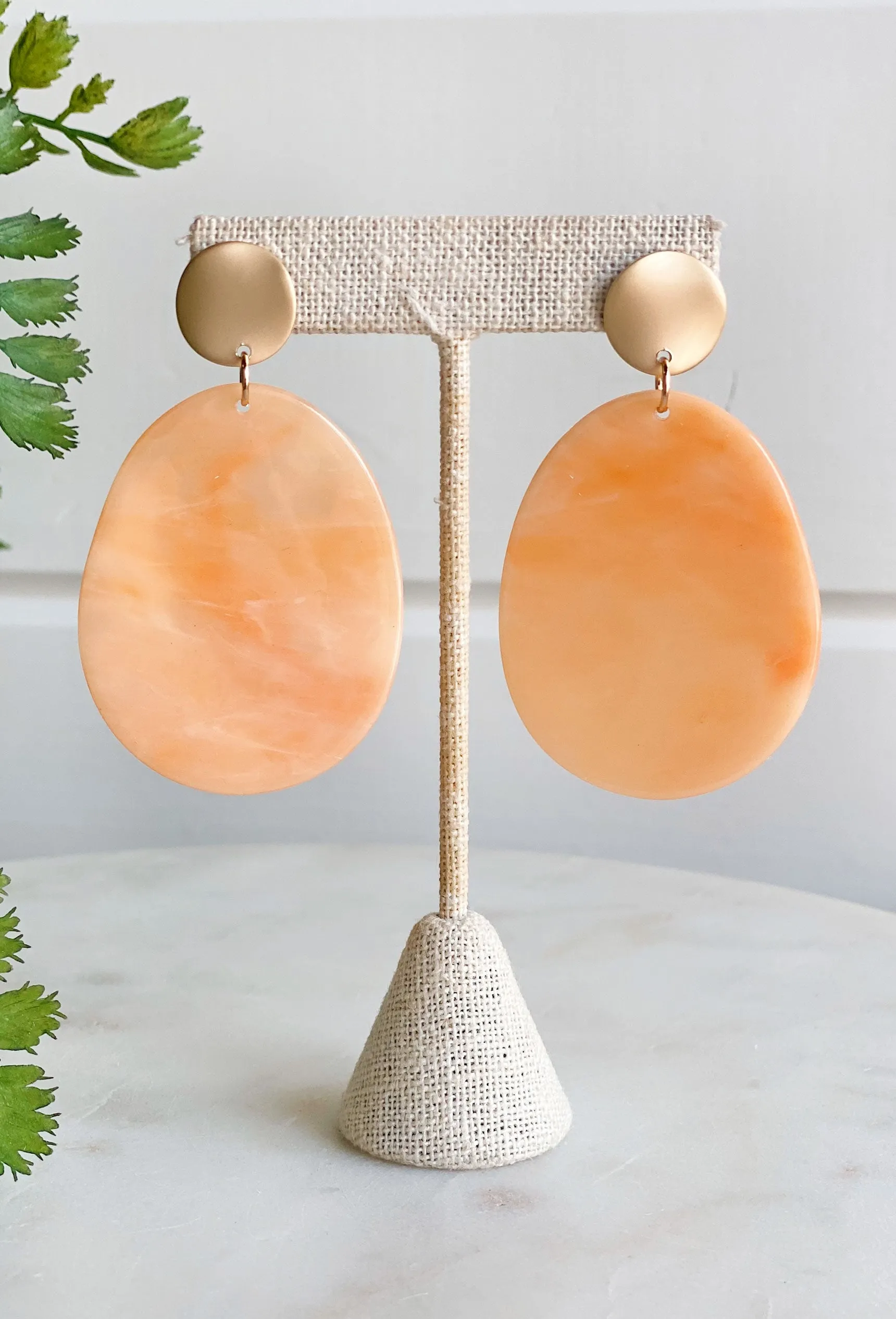 Hawaiian Brunch Earrings in Peach