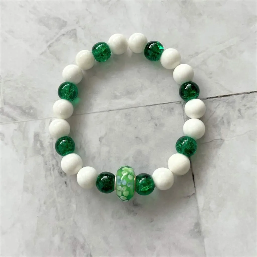 White Shell and Green Glass Beaded Bracelet with Accent Green Bead